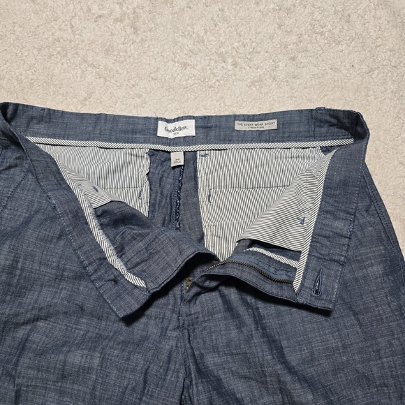 The Every Wear Short 9" Inseam Blue Flat Front Shorts with Refined Look Sz 34 - Picture 5 of 10